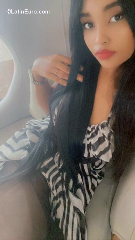 Date this hot Dominican Republic girl Moniestef from Santo Domingo DO40644