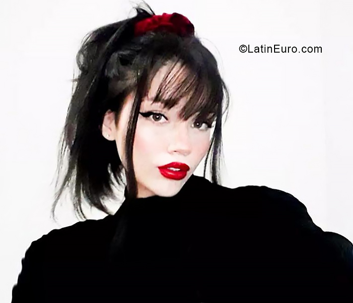 Date this lovely Argentina girl Meli from Mendoza AR854