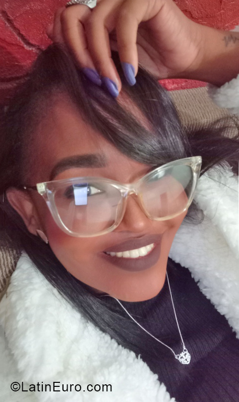 Date this good-looking Brazil girl Francis from Rio De Janeiro BR11712