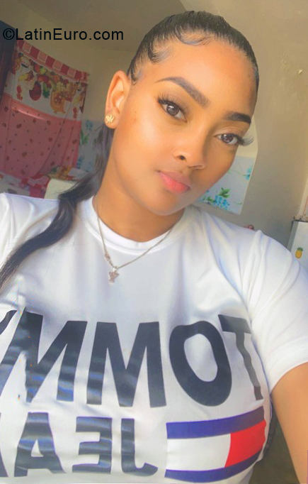 Date this fun Dominican Republic girl Mariel from Santo Domingo DO40657