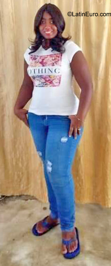 Date this sensual Colombia girl Andrea from Cali CO31529