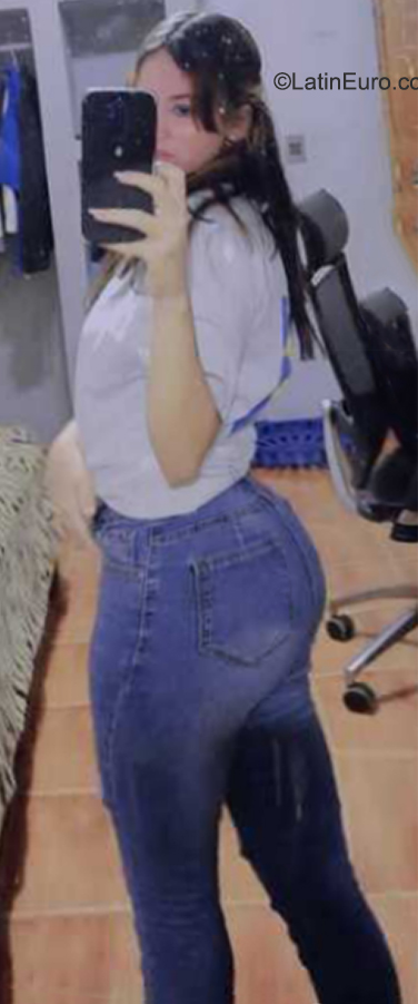 Date this georgeous Venezuela girl Adriana from Barquisimento VE4174