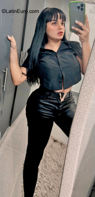 Date this happy Dominican Republic girl Cristina from Santiago DO40685