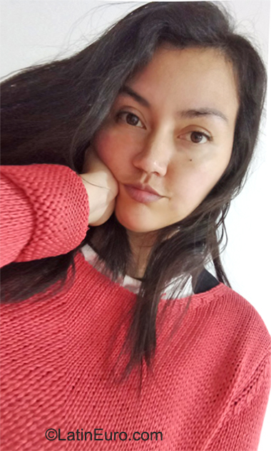 Date this charming Peru girl Luna from Lima PE1988