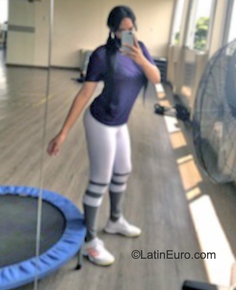 Date this charming Colombia girl Patricia from Cali CO31561