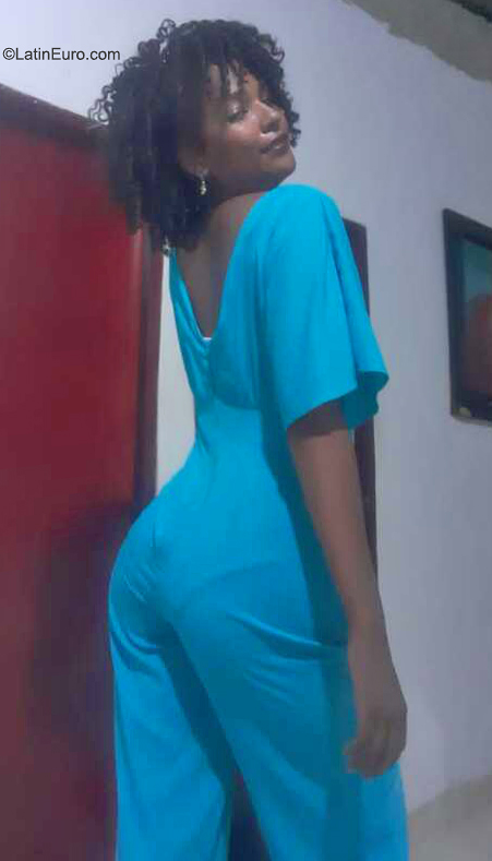 Date this nice looking Colombia girl Leed from Barranquilla CO31580