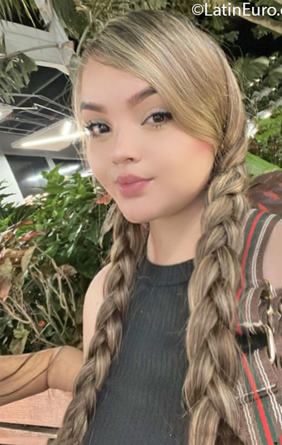 Date this stunning Colombia girl Manuela from Cartago CO31592