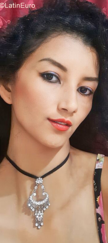 Date this good-looking Ecuador girl Anmary from Palestina EC918