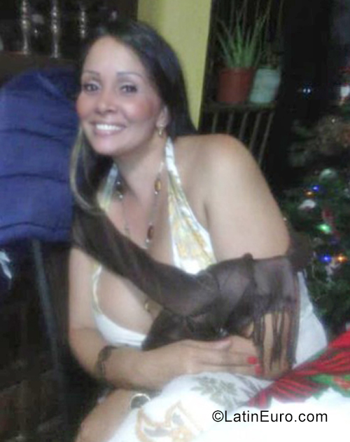 Date this cute Venezuela girl Nela from Venezuela VE4196