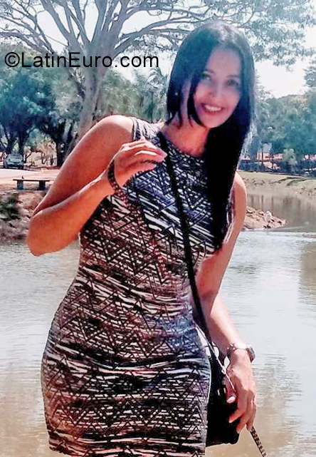 Date this beautiful Brazil girl Ail from Sao Paulo BR11850