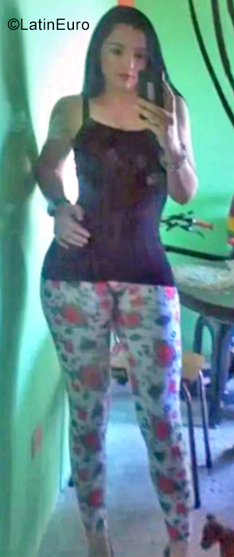 Date this hot Venezuela girl Kerlin from San Cristobal VE4200