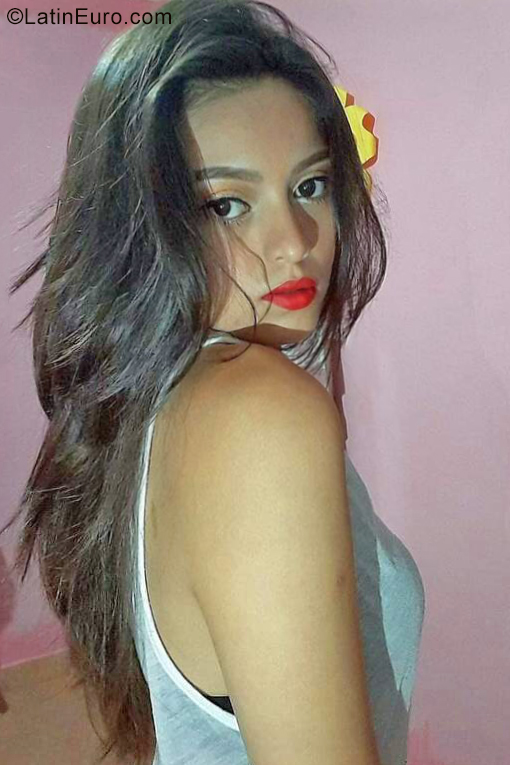 Date this lovely Bolivia girl George from Santa Cruz BO144