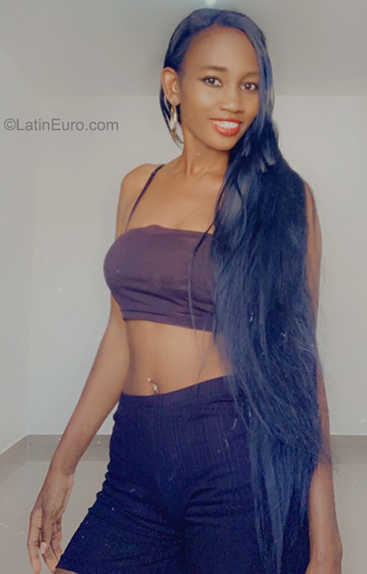 Date this passionate Dominican Republic girl La negra from Santiago DO40872