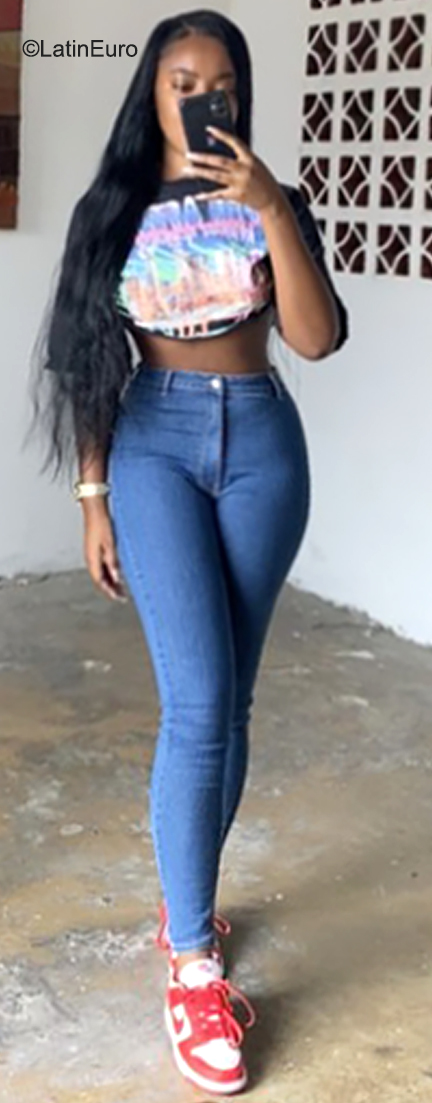 Date this funny Colombia girl Viiviana from Medellin CO31812