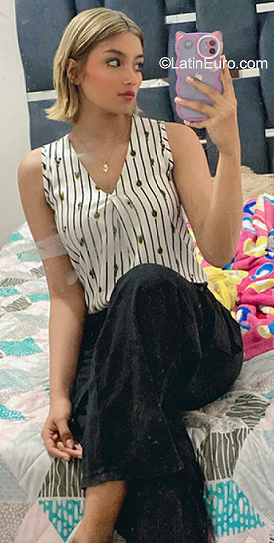 Date this delightful Colombia girl Angeles from Cali CO32113