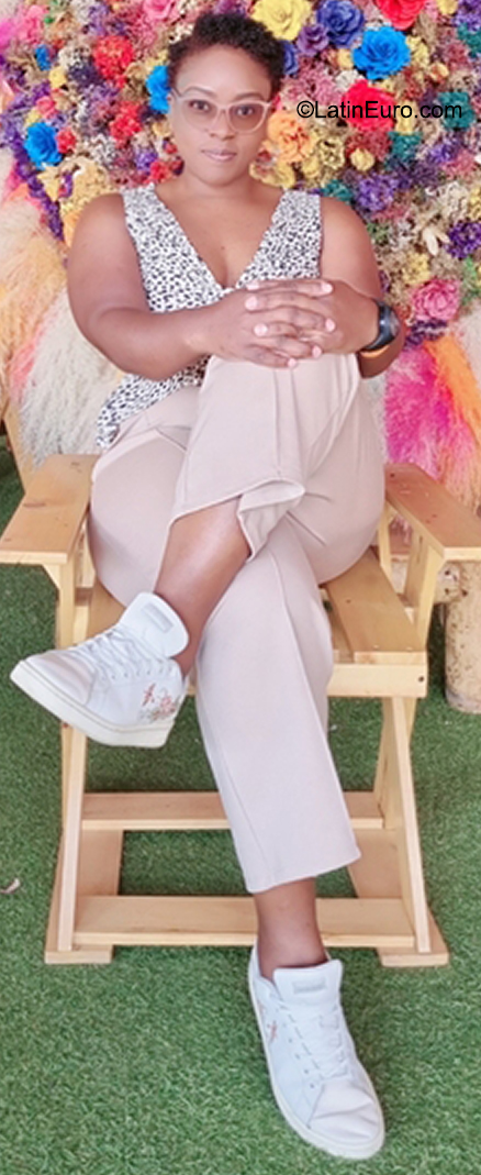 Date this attractive Colombia girl Yenifer from Medellin CO31886