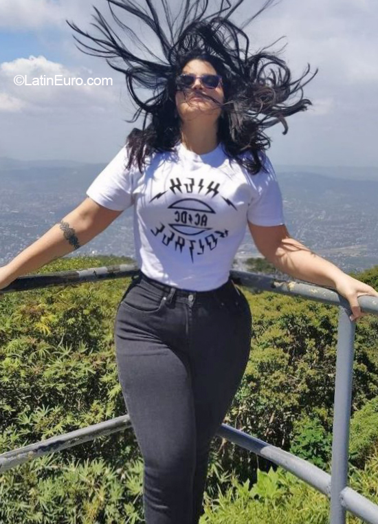 Date this gorgeous Venezuela girl Edgli from Monagas VE4246