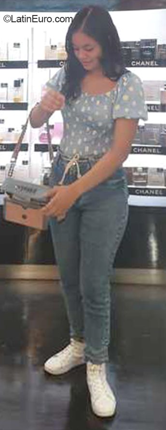 Date this foxy Brazil girl Jamily from Manaus BR12037