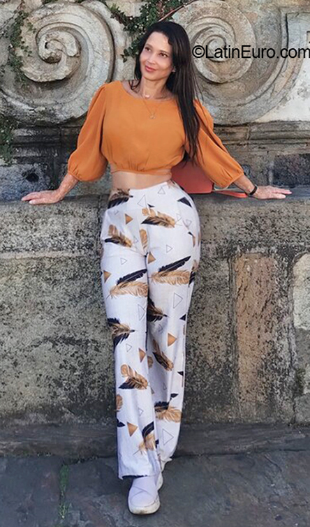 Date this cute Brazil girl Diemes from Belo Horizonte BR12053