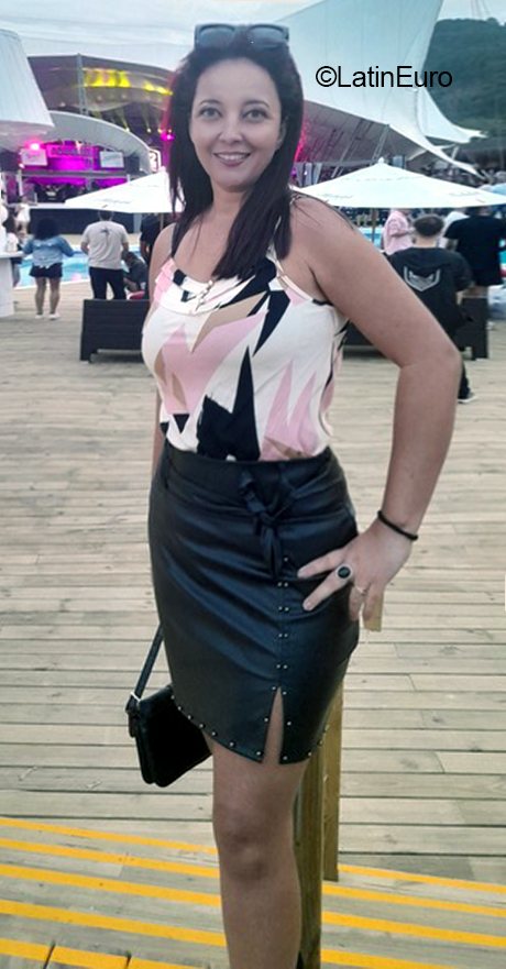 Date this pretty Brazil girl Ana from Sao Paulo BR12084