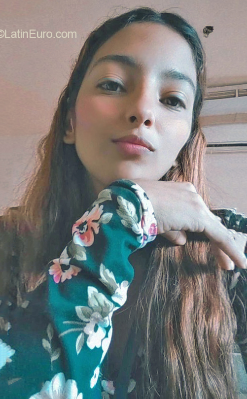 Date this charming Venezuela girl Ale from Cumana VE4258