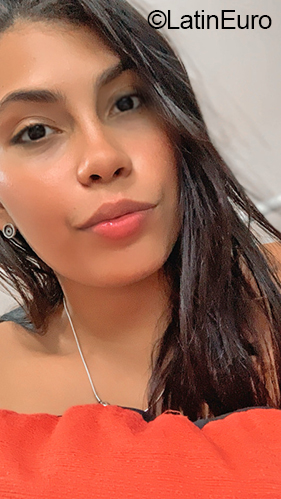 Date this young Cuba girl Claudia from Havana CU820