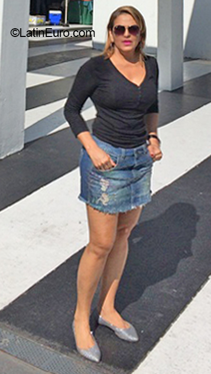 Date this athletic Brazil girl Sandra from Sao Paulo BR12118