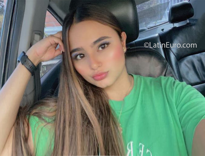 Date this gorgeous Colombia girl Lorena from Medellin CO32026