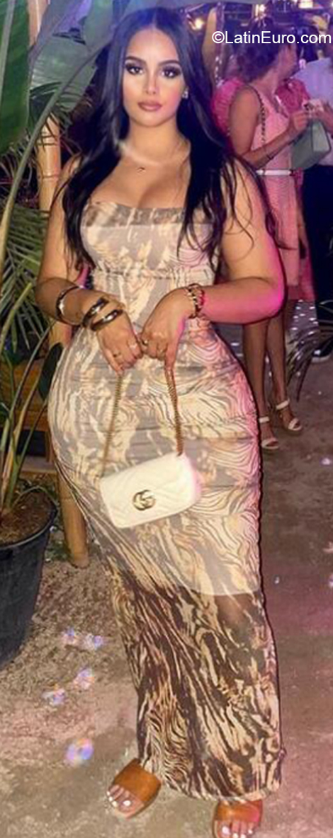 Date this lovely Dominican Republic girl Yessica from Santo Domingo DO41082