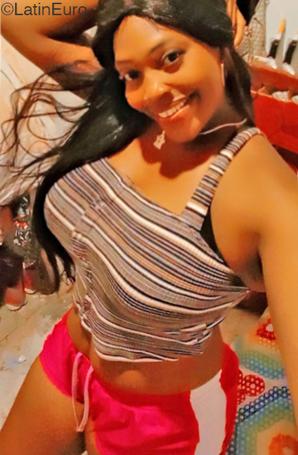 Date this charming Dominican Republic girl Darlin from La Romana DO41170