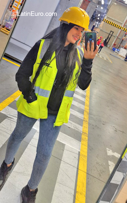 Date this charming Colombia girl Angie from Medellin CO32173