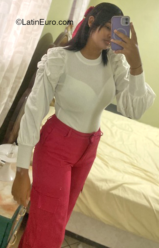 Date this pretty Dominican Republic girl Danilcia from Santiago DO41207