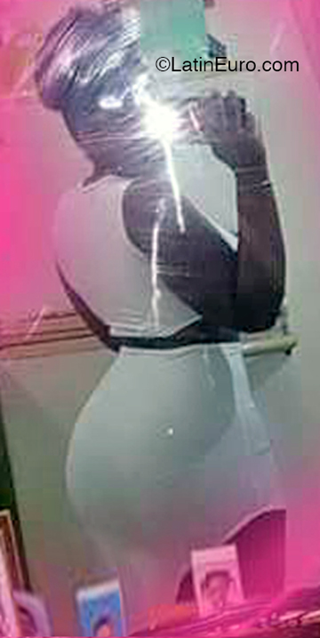 Date this sultry Dominican Republic girl Nathalia from Santo Domingo DO44004