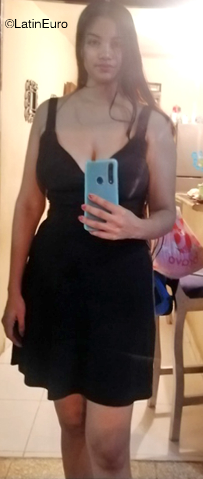 Date this foxy Dominica girl Isabel from Santo Domingo US22170