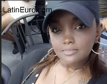 Date this happy Dominican Republic girl Ysis from Santo Domingo DO44794