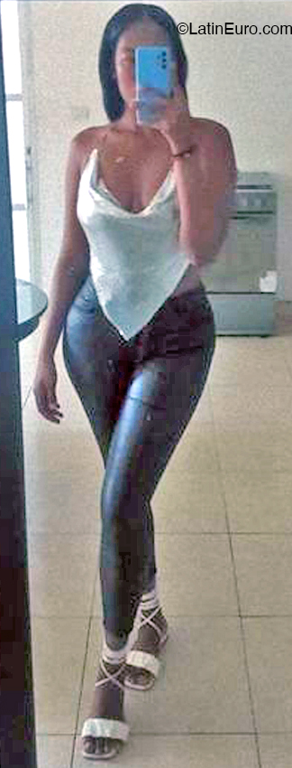 Date this sensual Colombia girl Nayelly from Bogota CO32495