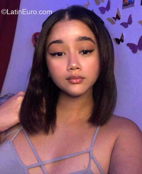 Date this voluptuous Dominican Republic girl Jess from Santo Domingo DO47096