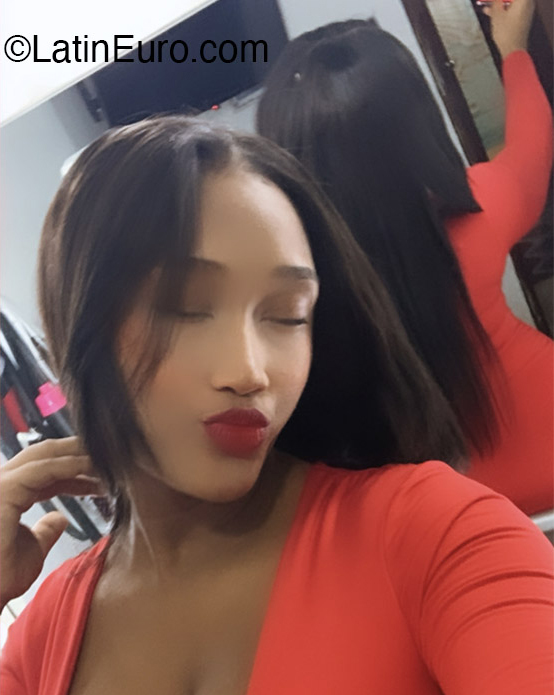 Date this delightful Dominican Republic girl Yhoanna from La Romana DO47209