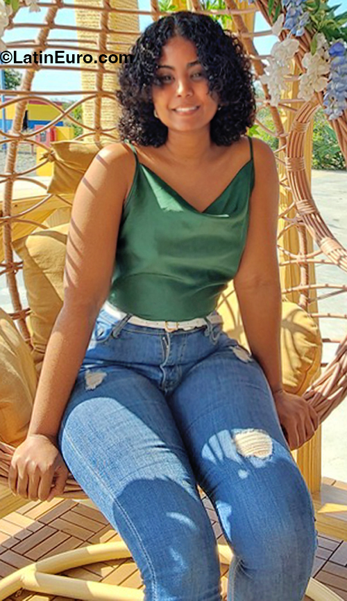 Date this nice looking Dominican Republic man Anyara from San pedro de maciris DO47505