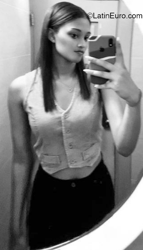 Date this charming Dominican Republic girl Camila from Higuey DO47506