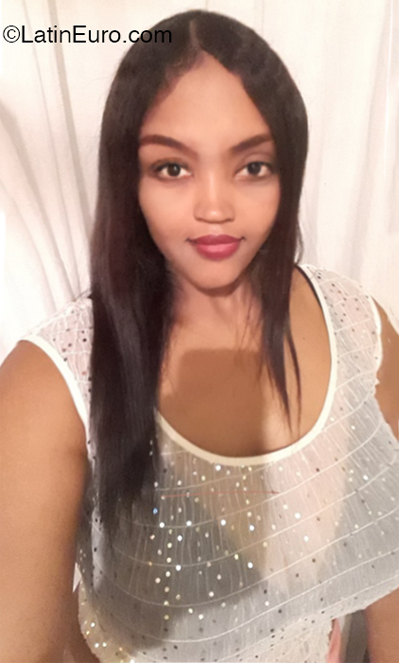 Date this funny Dominican Republic girl Felidenia from Santo Domingo DO47623