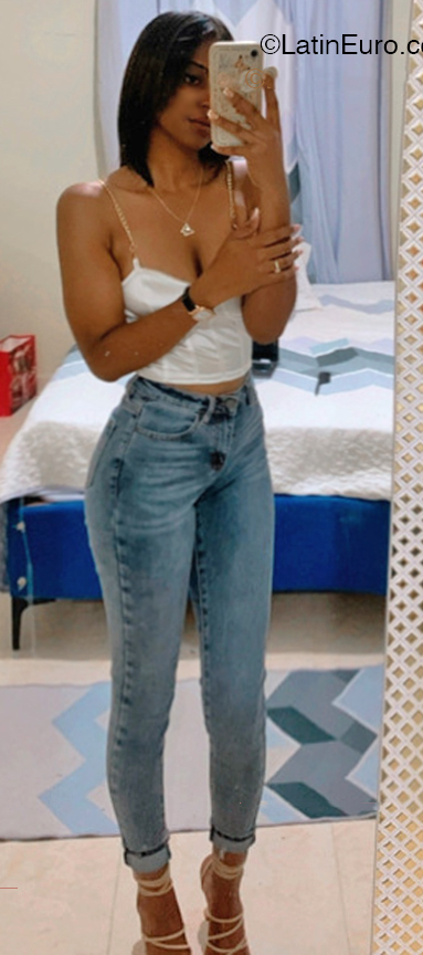 Date this voluptuous Dominican Republic girl Maddy from Santo Domingo DO47648