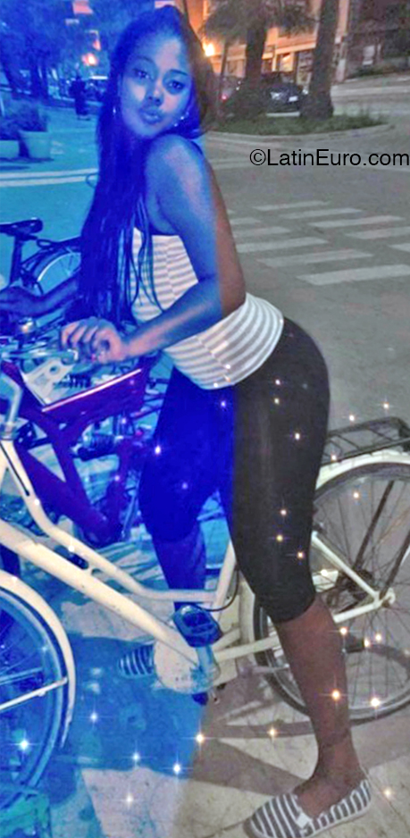 Date this sensual Dominican Republic girl ANA from Boca Chica DO47739