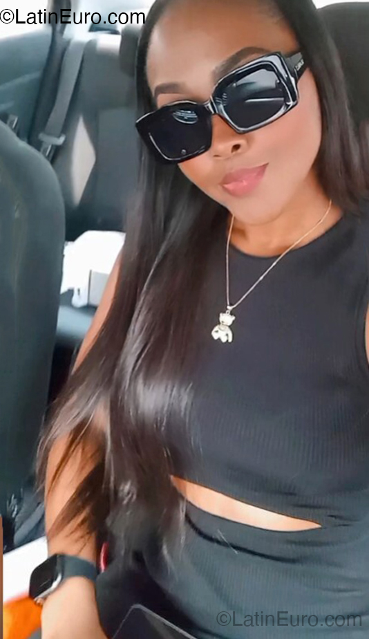 Date this passionate Colombia girl Clarisa from Bogota CO32982