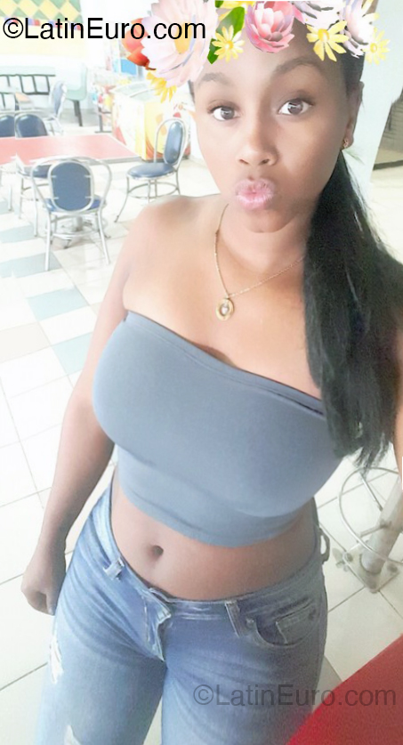Date this gorgeous Dominican Republic girl Ismairi from Santiago De Los Caballeros DO52829