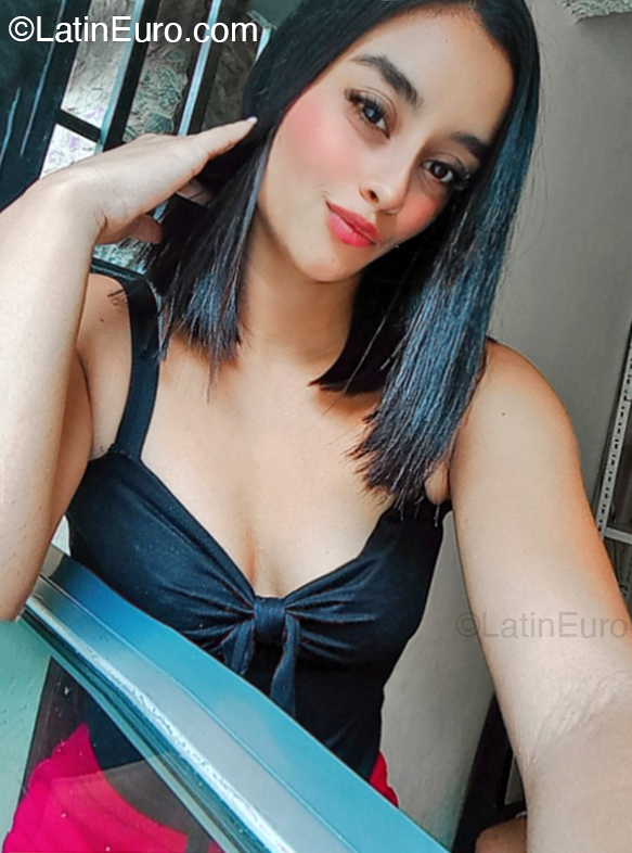 Date this pretty Chile girl Glendy from Santiago CL422