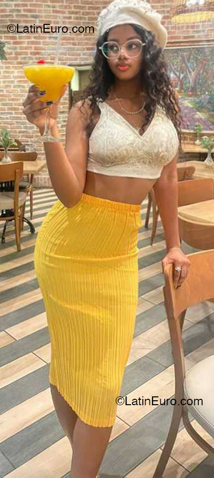 Date this happy Dominican Republic girl Elena from Santo Domingo DO55239