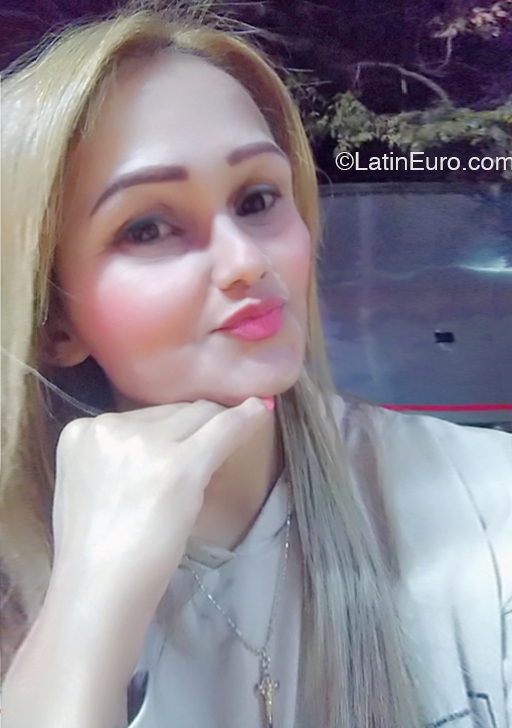 Date this passionate Colombia girl Kendall from Bogota CO33028