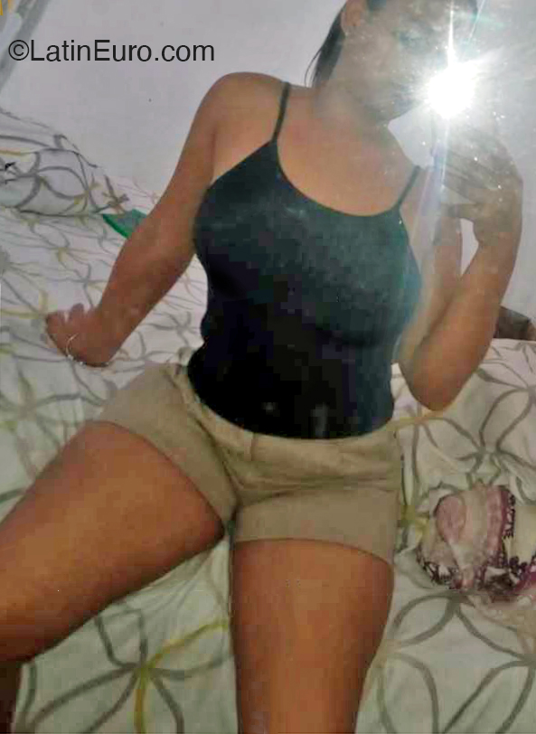 Date this voluptuous Dominican Republic girl Alejandra from Santo Domingo DO53115