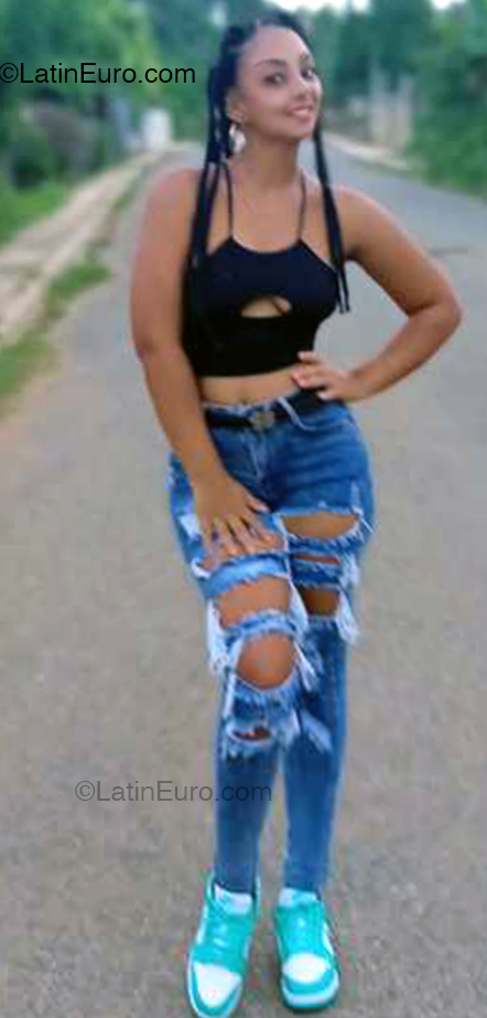 Date this stunning United States girl Enana from Fort Lauderdale US24341